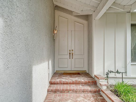 4th image of 8920 Moorcroft Ave