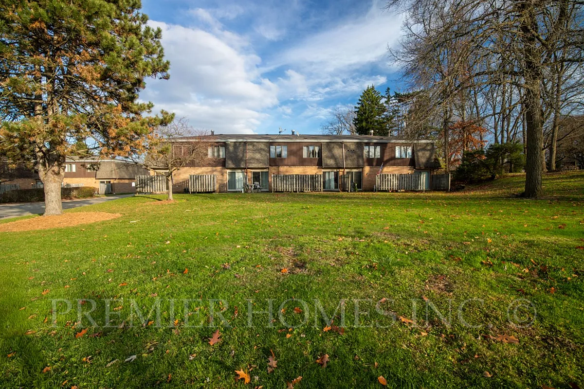Building Photo - 3704 Martindale Rd NE