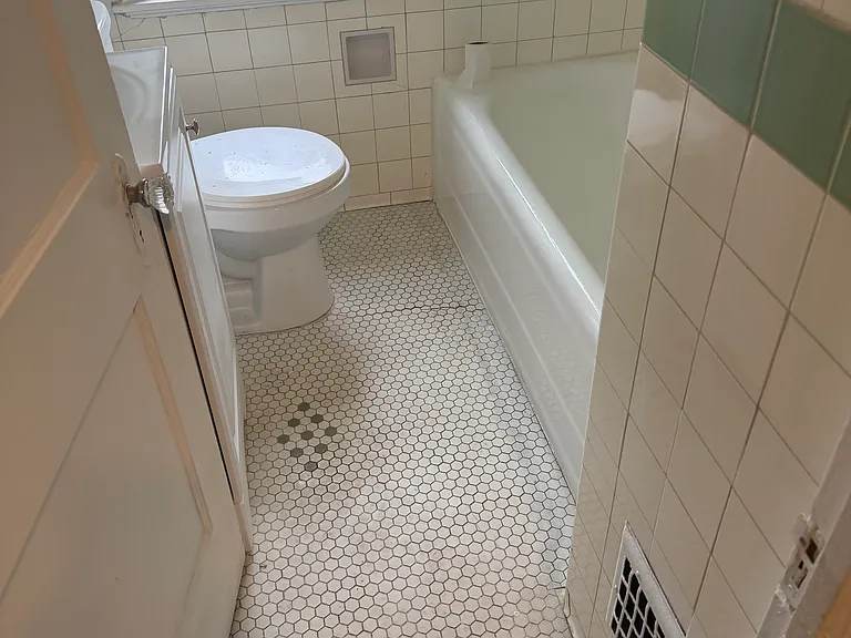 1946 Ewald Cir — Photo 10