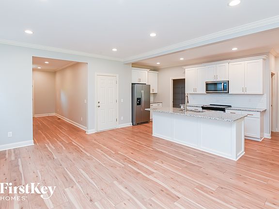 4th image of 1246 Pless St NW