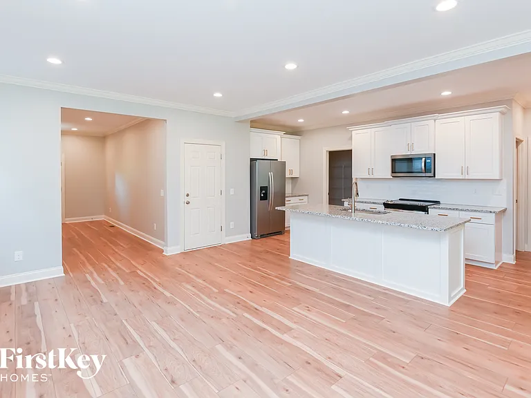 1246 Pless St NW — Photo 4