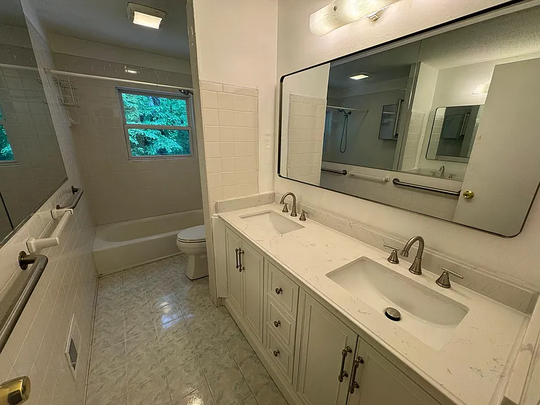 3982 Admiral Dr — Photo 11