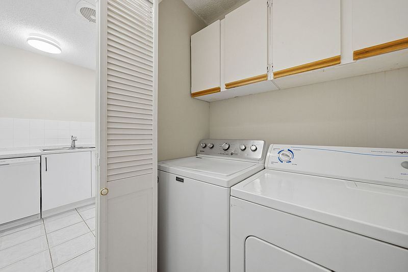 North Vancouver Townhouse for rent - 3 Bedrooms — photo 11