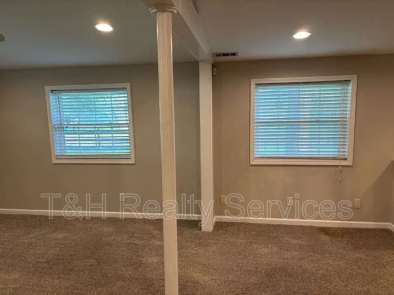 5202 Patterson St — Photo 5