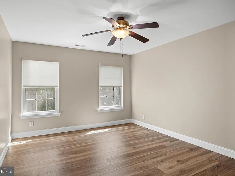 704B Harwood Ct #B — Photo 12