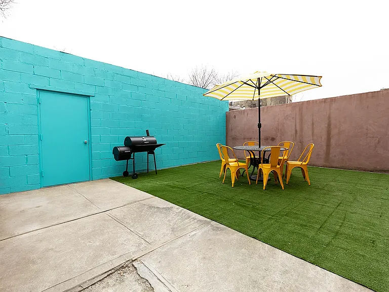293 Montgomery St #1 — Photo 3
