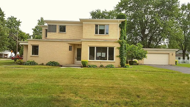 1506 Borton Ave photo 1