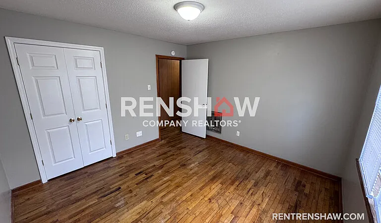 92 Navy Dr E — Photo 12