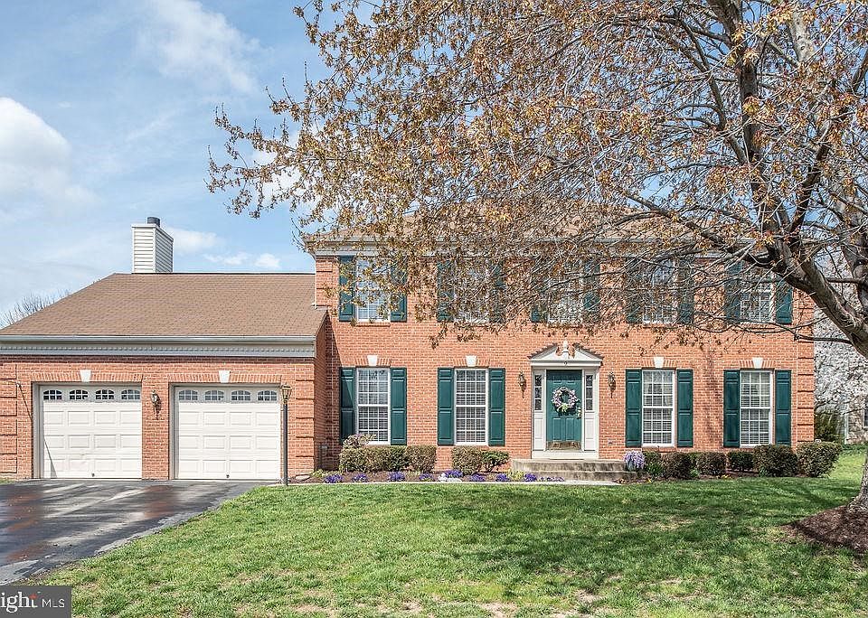 1st image of 9 Dunkirk Ln