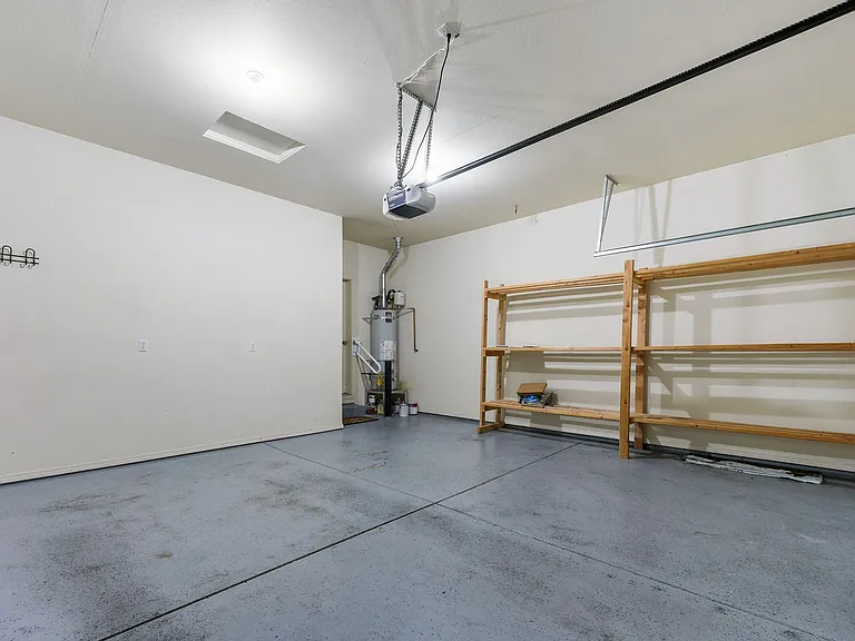 7601 Rushmore Way NE — Photo 30