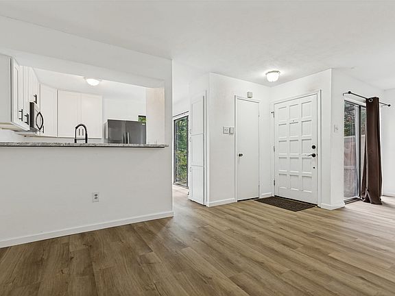 4th image of 5626 Preston Oaks Rd APT 38A
