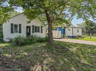 664 Emerson Ave, Pontiac, MI 48340