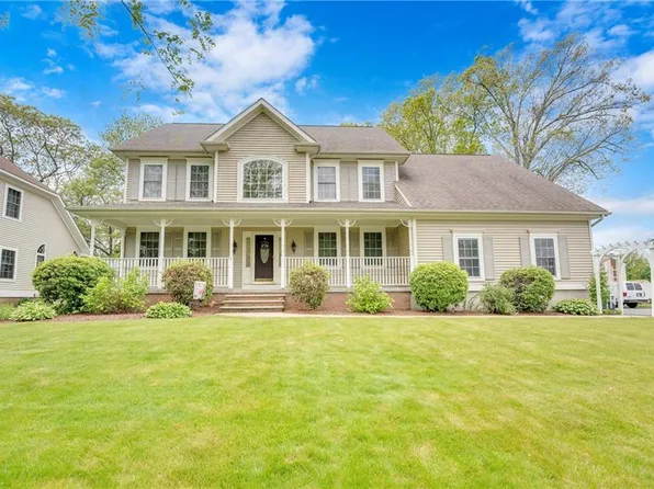 1 Millers Brook Dr, Cumberland, RI 02864