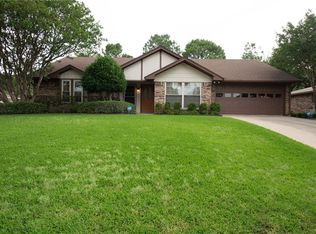 2922 Southridge Dr, Grapevine, TX 76051