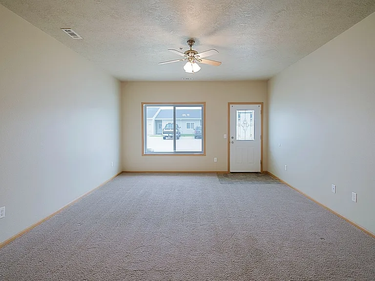 2200-2226 Landmark Cir NW — Photo 7