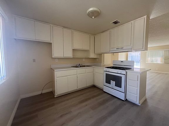 5th image of 15378 Sequoia Ave #E