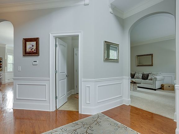 4th image of 1032 Iris Glen Dr