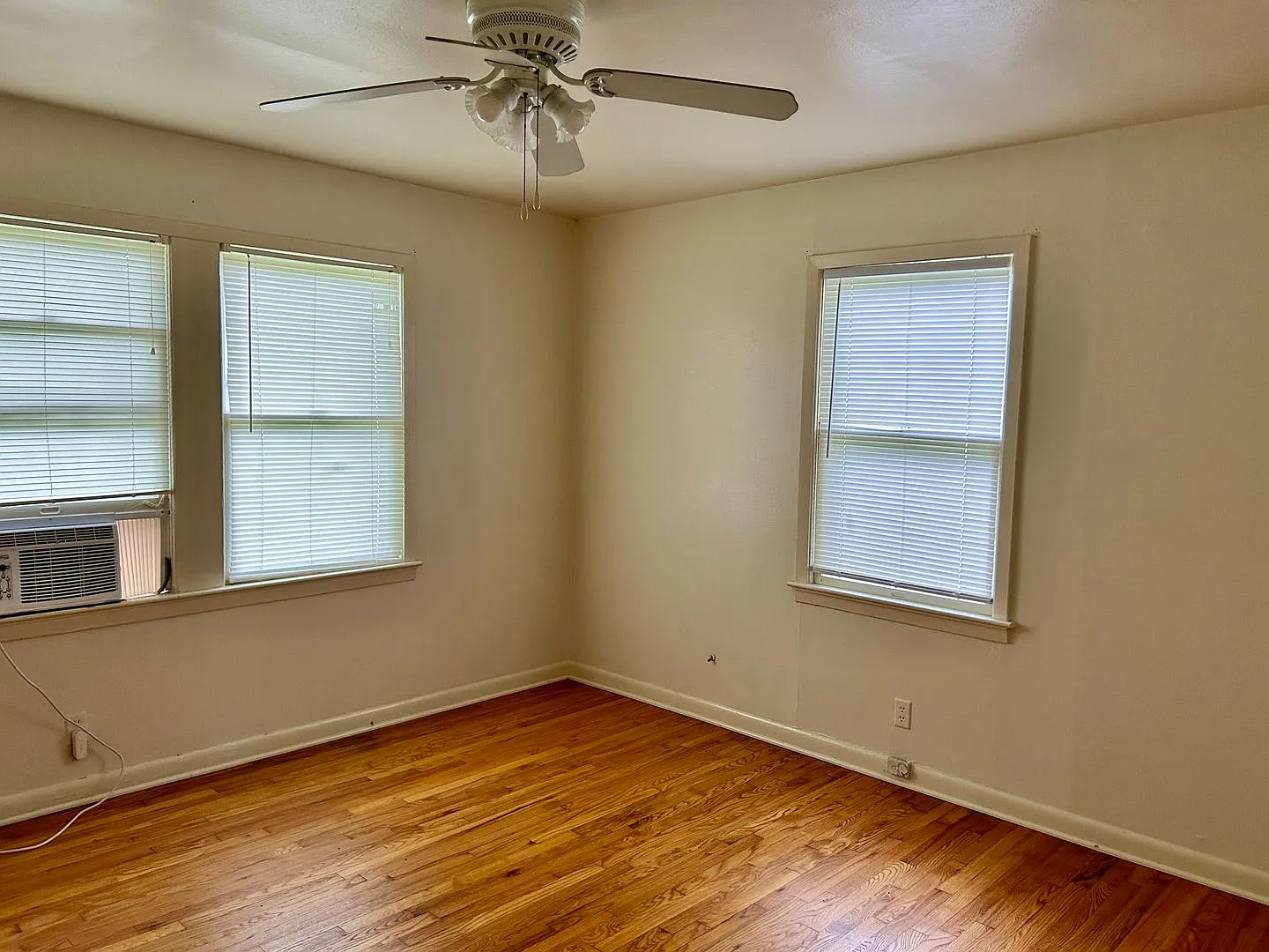 817 Boulevard St — Photo 3