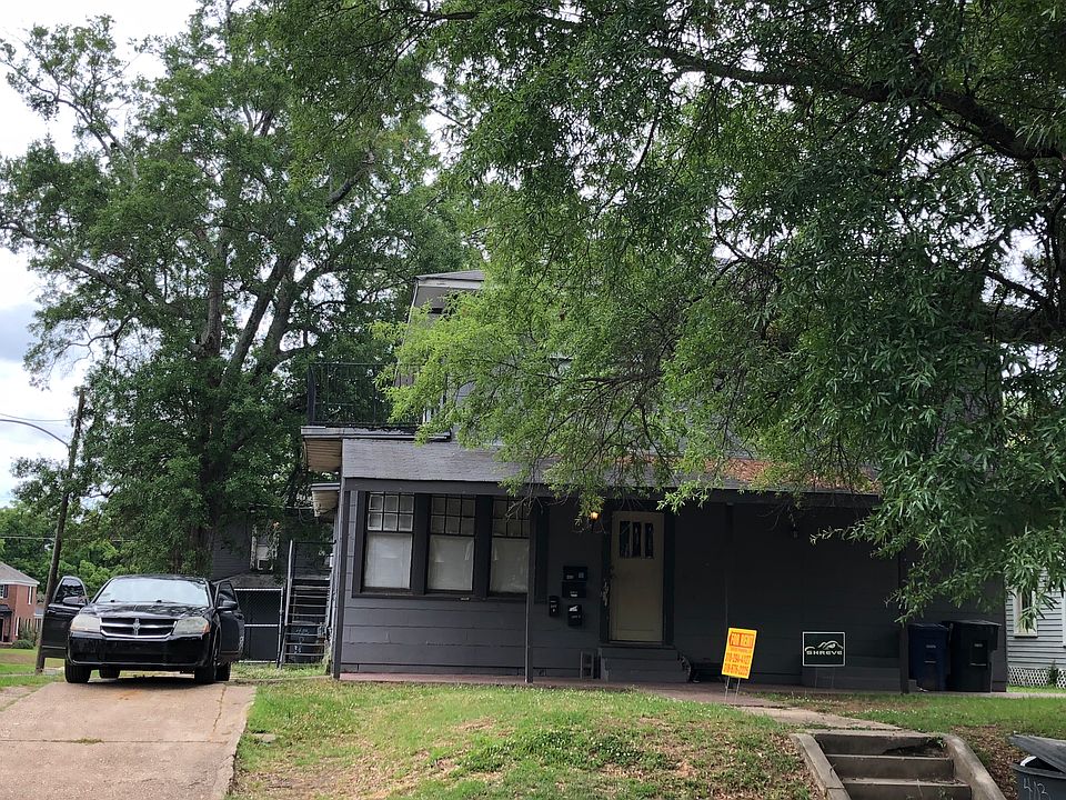 Triplex plus garage apt 
