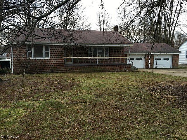 1st image of 3833 Oakleigh Ave