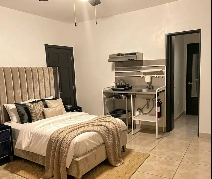 735 Hancock St #4