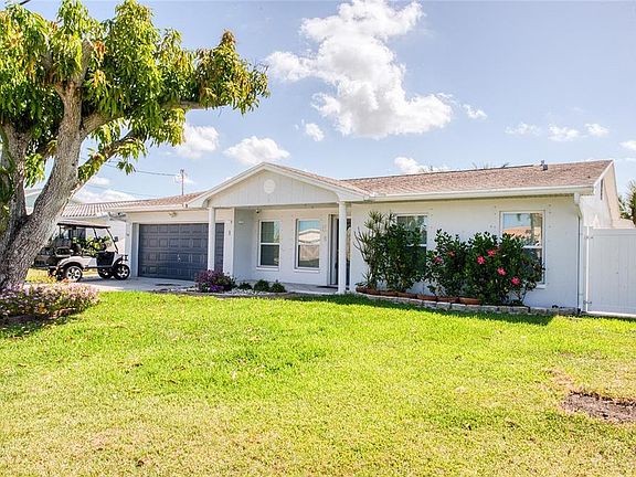 3rd image of 551 Crystal Dr