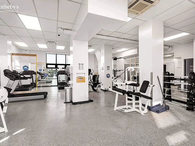 860 United Nations Plz #Penthouse 37/38b — Photo 28