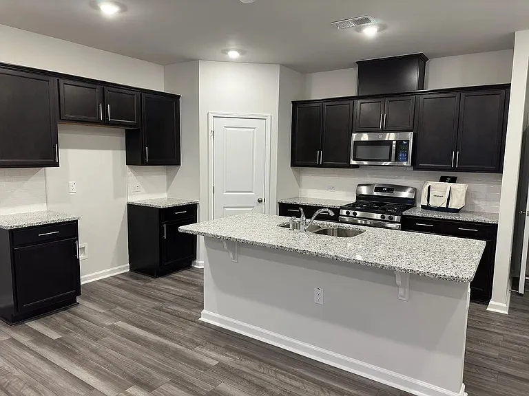 2232 Kasota Ln — Photo 15
