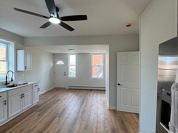 5th image of 192 Chestnut St