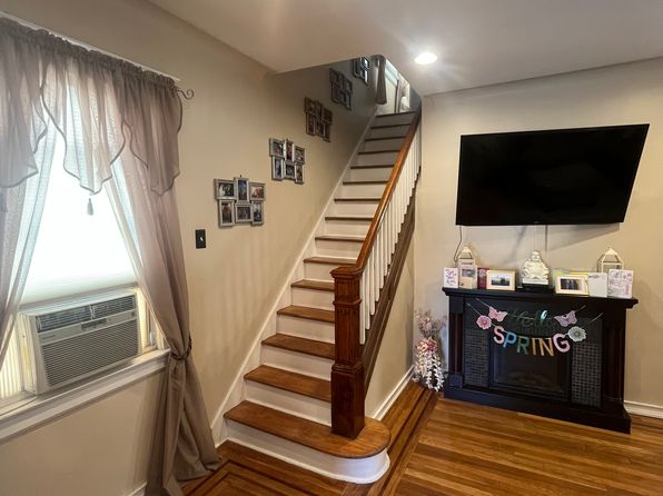136 Cedar St