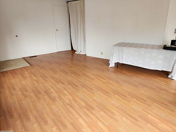 4th image of 7383 SW Burl Dr