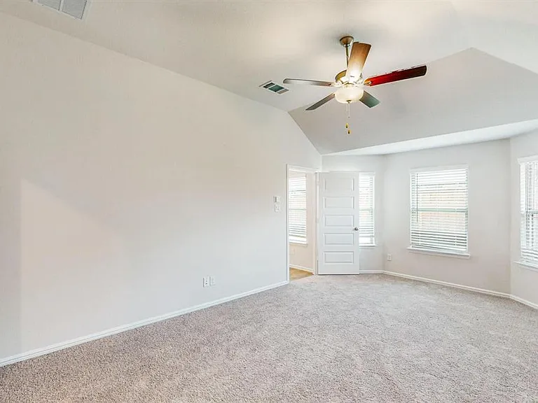 5809 Sandown Dr — Photo 20