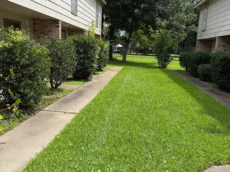 14732 Hooper Rd #B — Photo 2