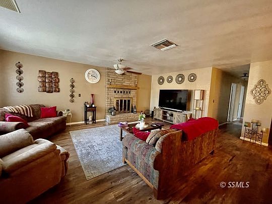 5th image of 429 Fountain St