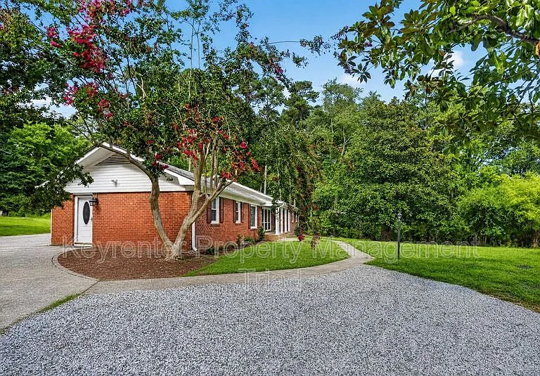 5108 Lakeshore Ct — Photo 35