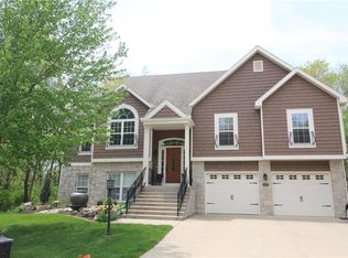 3402 W Devonshire Dr, Saint Joseph, MO 64506