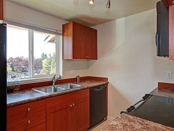 3rd image of 14112 NE 181st Pl APT G303