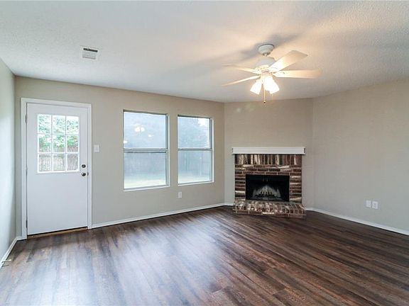 3rd image of 5128 Bedfordshire Dr