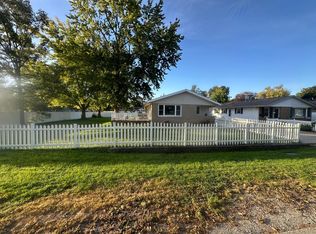 910 E Chestnut St, Pontiac, IL 61764