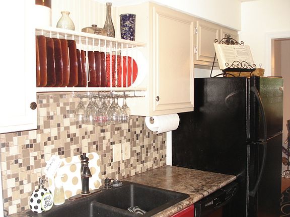 4th image of 903 Juniper Dr