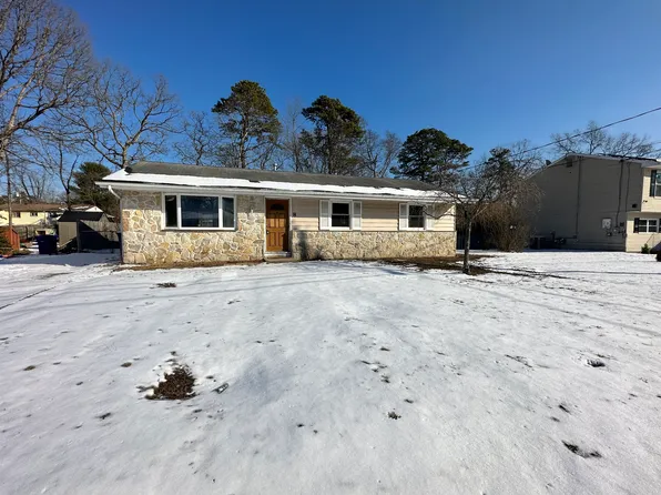 8 Bella Coola Trl, Browns Mills, NJ 08015