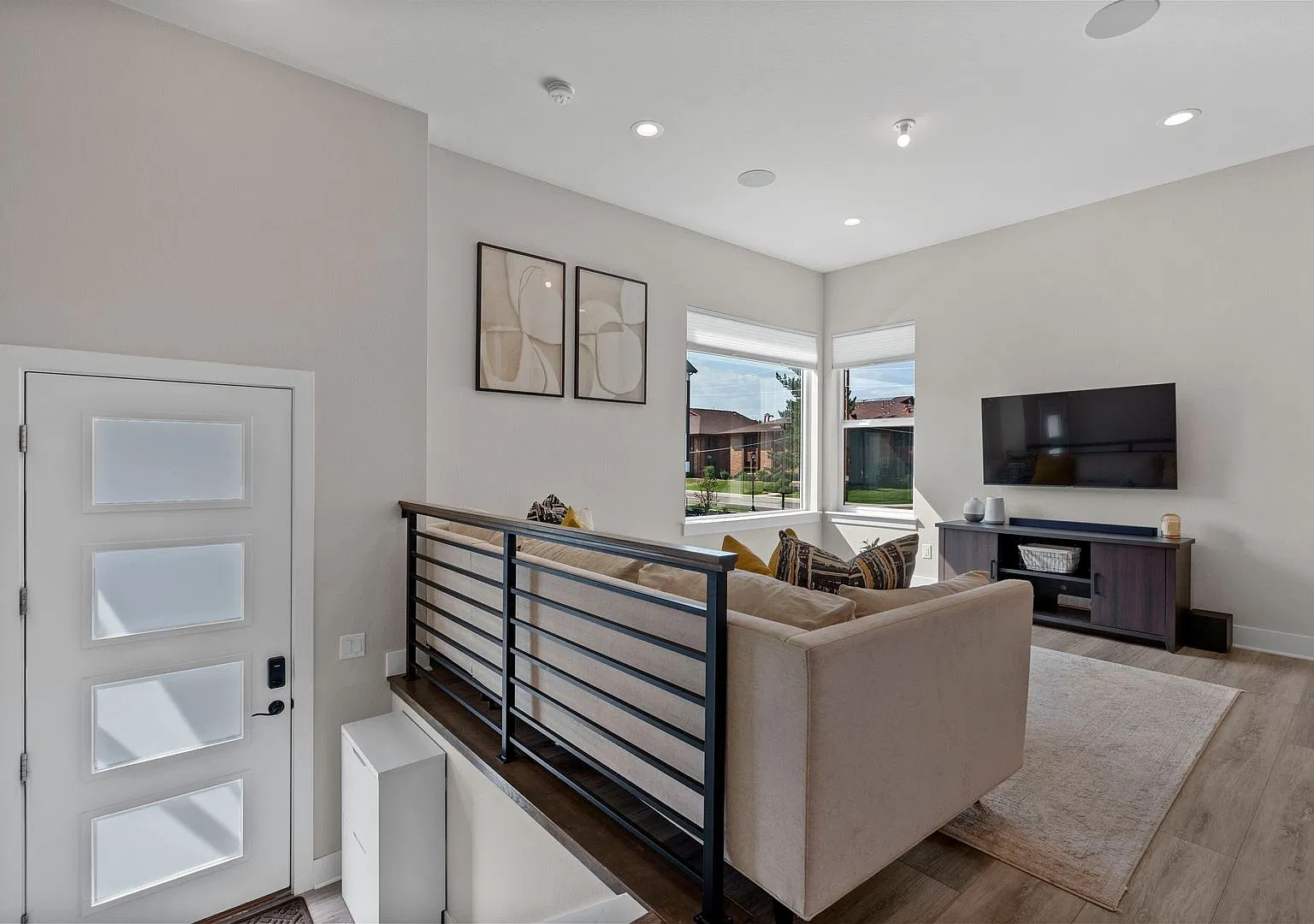 Modern 3BD, 2.5 BA End-Unit Townhome with 2-Car Garage — Photo 2