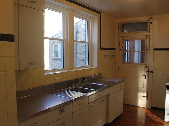 2nd image of 126-32 Custer Ave #7112