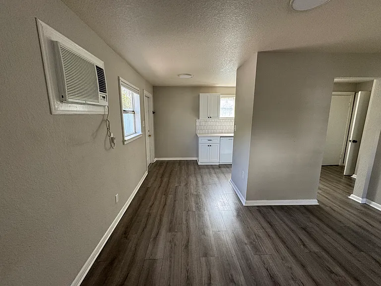 836 Orange Park Ave — Photo 5