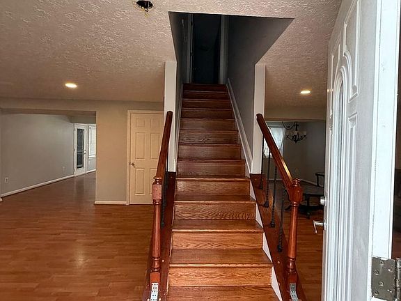 3rd image of 8302 White Star Ct