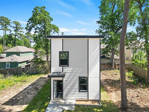 2nd image of 16704 E Ivanhoe