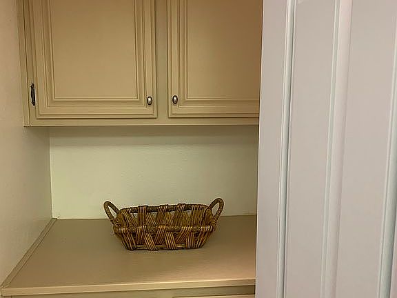 Linen storage 