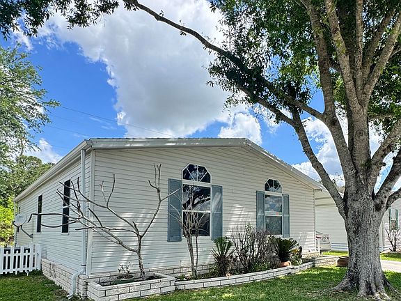 4th image of 15146 Aguila Avenue