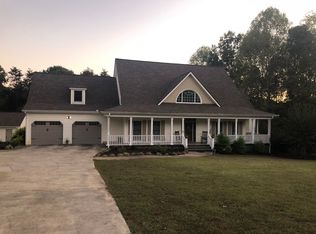 210 Featherwood Dr, Cornelia, GA 30531