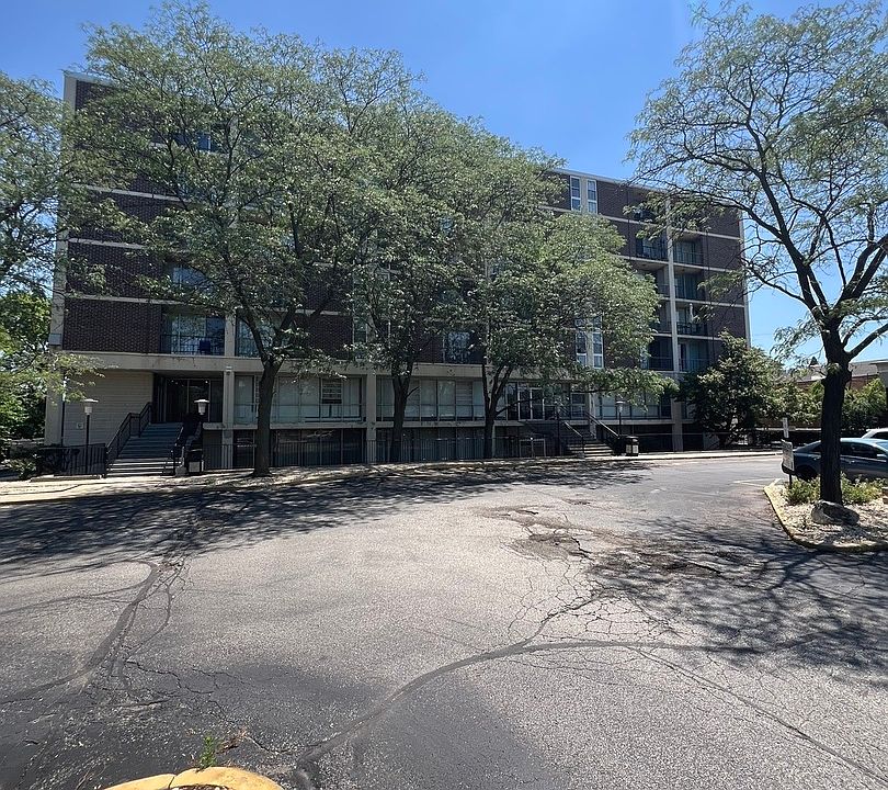 1st image of 1043 S York Rd APT 202